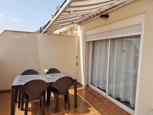 2 bedroomed, penthouse Apartment with sea and mountain views