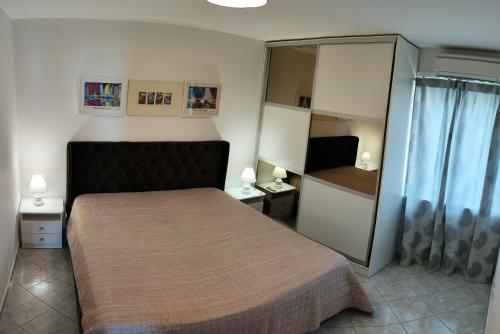 Beach Apartments Rogoznica - image 11