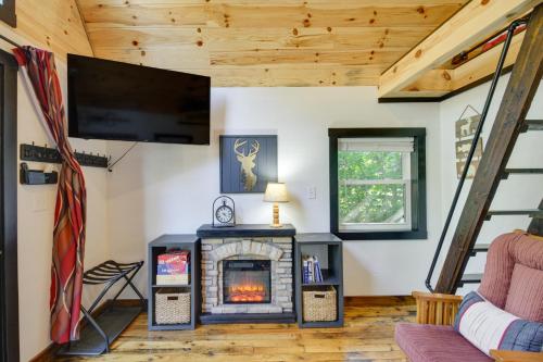 Sauk Centre Retreat with Fireplace about 1 Mi to Lake in Sauk Centre, USA