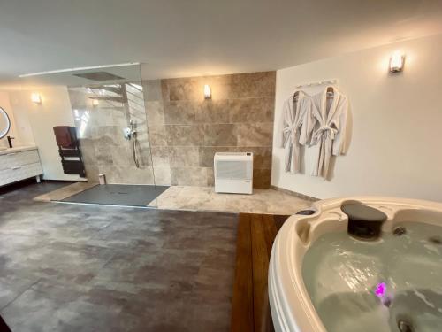 Mieuxqualhotel jacuzzi privatif Le rond