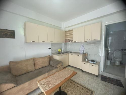 Flat, Tirana (photo 4)