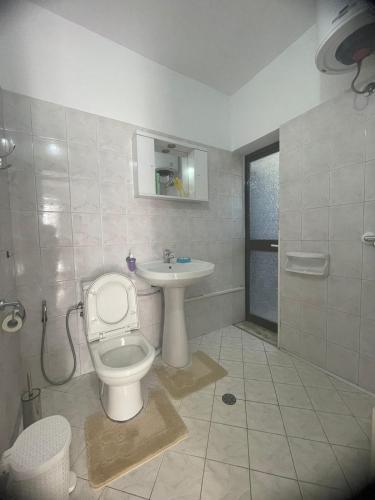 Flat, Tirana (photo 6)