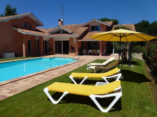 BIARRITZ ANGLET Villa 12 personnes Piscine chauffée - Location, gîte - Anglet