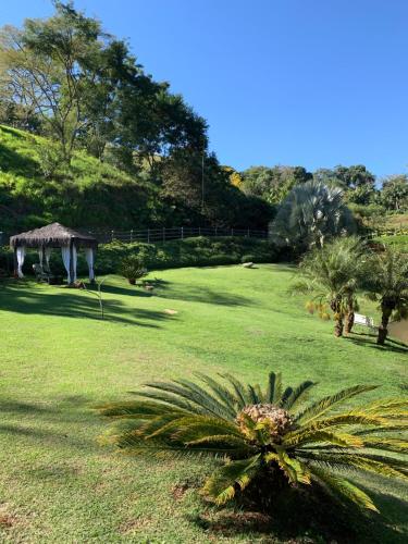 Casa de Campo com Lago Sítio Luar do Sertão