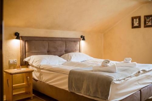 2 bedrooms, 5 beds