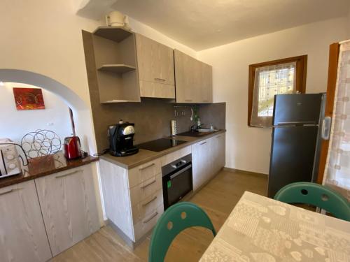 Casa indipendente su due livelli in Liguria-vista mare 6-7 Posti in Magliolo