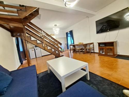  Immobillario - Villa Viva Como in 22013 Domaso