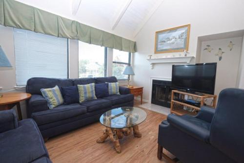 Relax Unwind Lakeview Villa at OysterCatcherIsland in Pawleys Island, USA