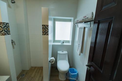 Queen Room image 7