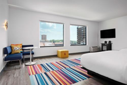 Aloft Kansas City Country Club Plaza