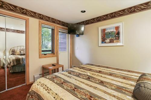 Wonderful One bedroom condo located in Highridge Condominiums J6