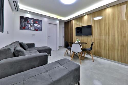 Lovely apartment with a terrace in the center of Haifa