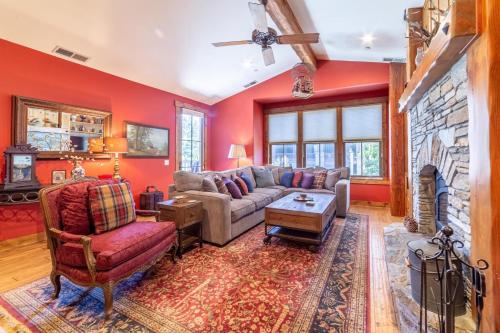 533- Snowcreek Old Western Style Townhome