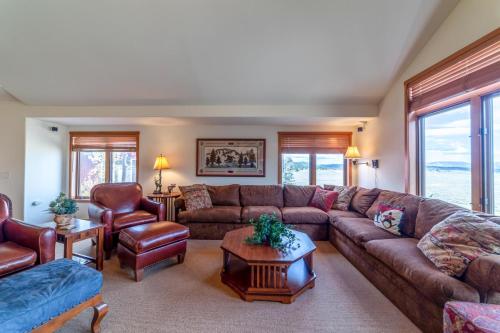 534 Snowcreek Spacious Condo with Spa and Great Views