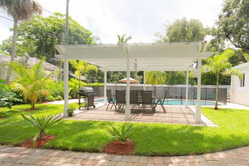 PalmOaks Cozy house with heated pool in Fort Lauderdale, USA