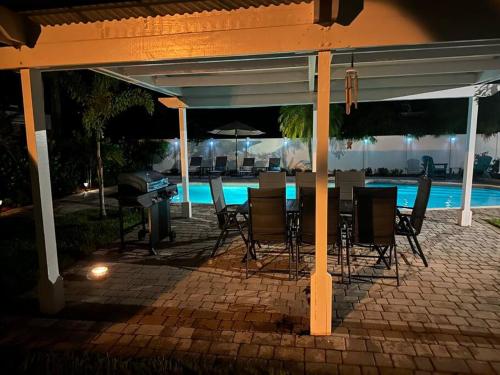 PalmOaks Cozy house with heated pool in Fort Lauderdale, USA