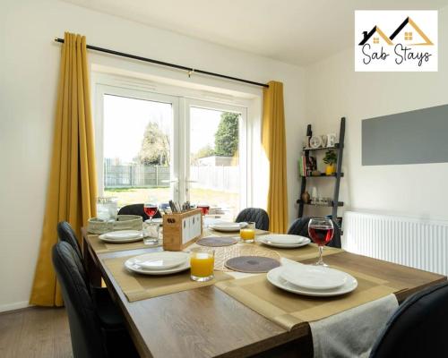 Long Stay, 3 Bed House ,Family, Leisure-Garden