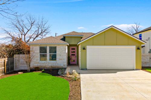 Lakin it Easy in Cottonwood Shores, USA
