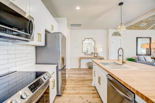 Lakin it Easy in Cottonwood Shores, USA