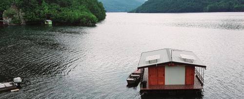 Floating apartments in Srebrenica