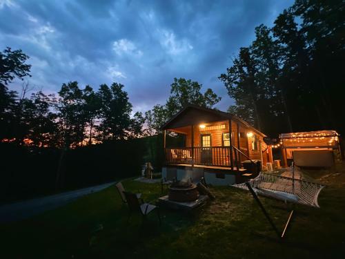 Dreamy Couples Cabin in the Shenandoah Forrest in Luray, USA