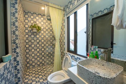 Double Room with Pool View image 1