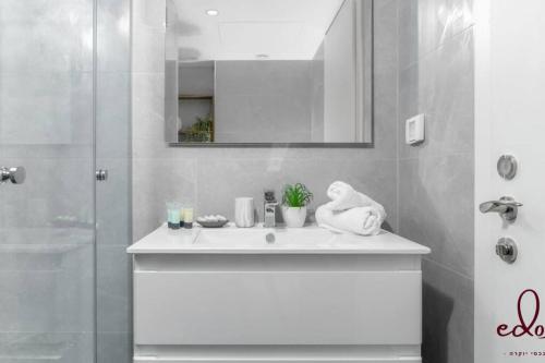 Luxury Living 100 Meter From the Beach - By Edomlux - Miniatura 3