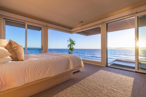 Unbeatable Location - Steps to Moonlight Beach, Ocean Views in Encinitas, USA