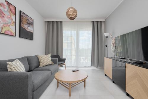 Lwowska Apartment by the Malta Lake with Parking by Renters Prestige - Poznań