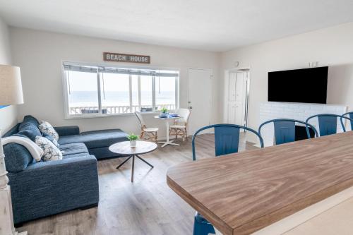 CB-2445C - Carlsbad Casa De Los Sueños | Unit C in Carlsbad, USA