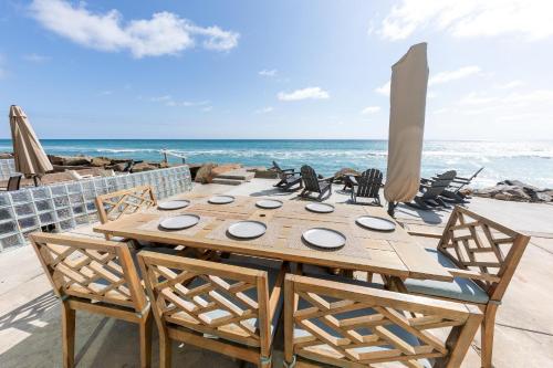 Stunning Oceanfront Home - Incredible Views in Oceanside, USA
