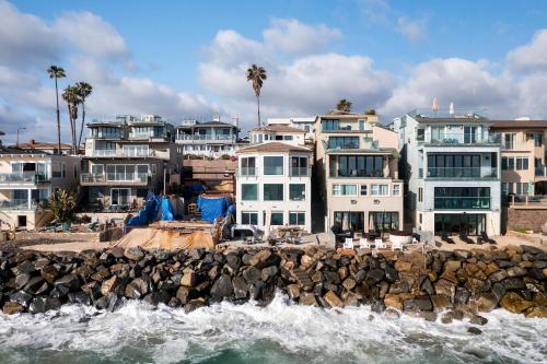 Stunning Oceanfront Home - Incredible Views