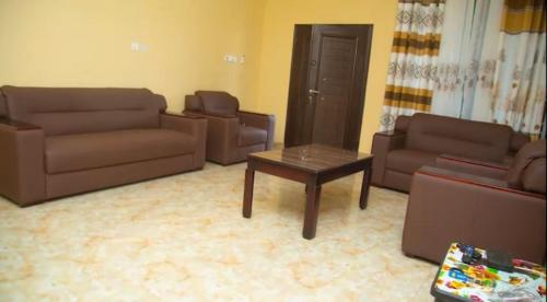 Extended stay suite, Tema. in Tema