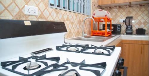 Extended stay suite, Tema. in Tema