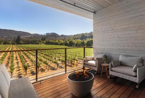 Queen Room with Two Queen Beds, Balcony and Vineyard View