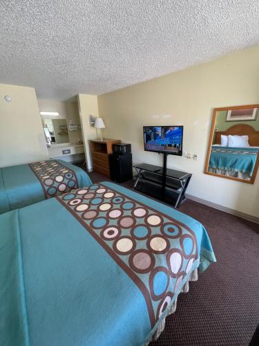 Executive Inn - image 14