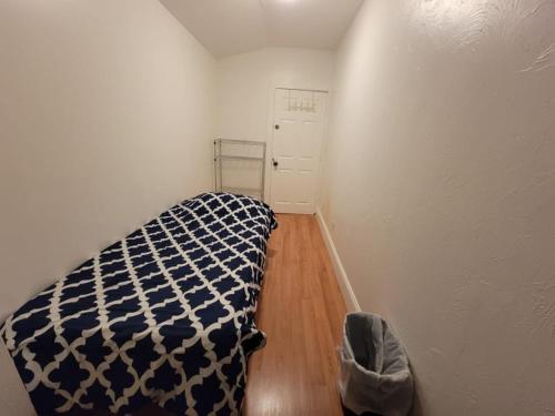 182 Bedrooms near Fenway & Dowtown photo