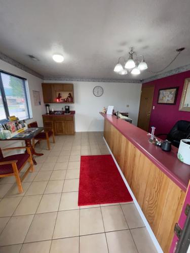 Executive Inn - image 13