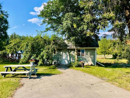 One-Bedroom Cottage 9