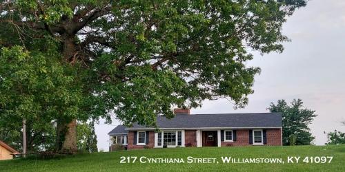 B&B Williamstown (Kentucky) - 4BR Home - Pets Allowed by ARK Experience - Bed and Breakfast Williamstown (Kentucky)