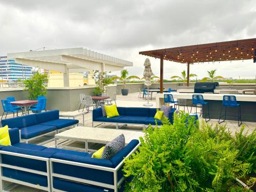 Amazing MidBlock Miami 2 bedrm Loft with Free Parking