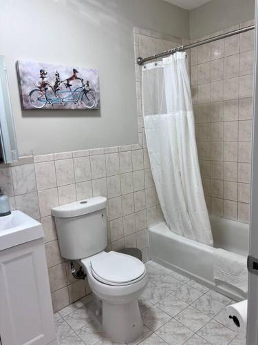 Comfortable 2 King bed Luxury Apt Near EWR/NYC airport in Newark, USA