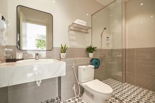 Bin Bin Hotel 9 - Near Tam Anh Hospital - 샤워실