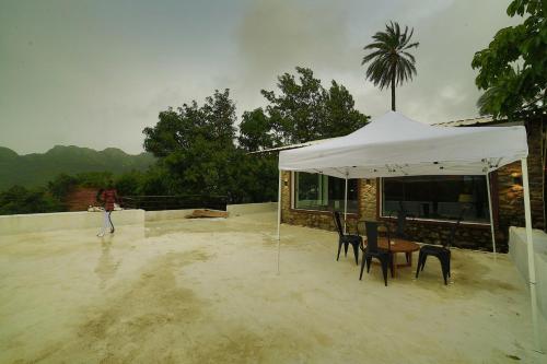 Manak Villa - Luxury 3BHK - Mount Abu by StayMonkey