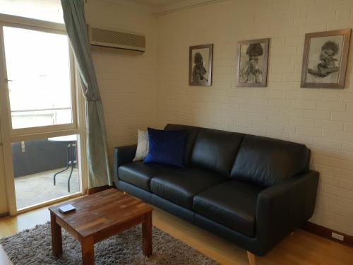 Cappuccino Delight - 1 bedroom central Fremantle apartment