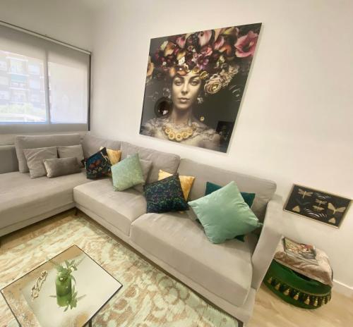 Barcelona Chic Apartments- Free Parking - 10 min BCN center by metro, Barcelone