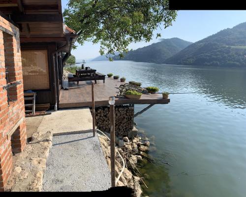 Kilátás, Dunavska Vila Milosavljevic in Mosna