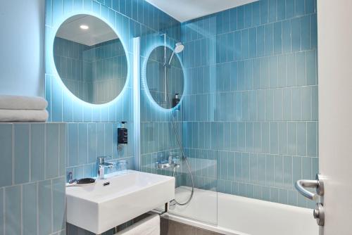room detail thumbnail 2