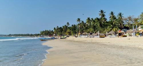 Lucky Beach Resort – Trincomalee, GA