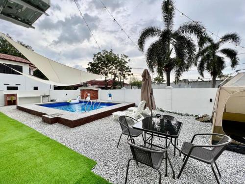 Klebang Melaka Private Pool 12pax-4BR-Sing K-Coway Klebang Melaka Private Pool 12pax-4BR-Sing K-Coway